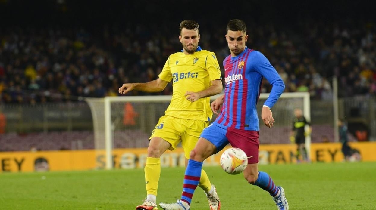 Raúl Parra frenó a Ferran Torres y completó un encuentro formidable