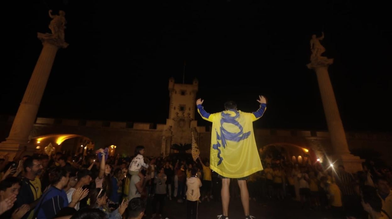 El Cádiz CF festejará la permanencia en Primera con sus aficionados.