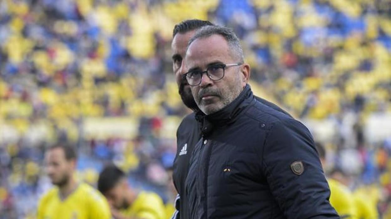 Álvaro Cervera en su etapa como entrenador del Cádiz