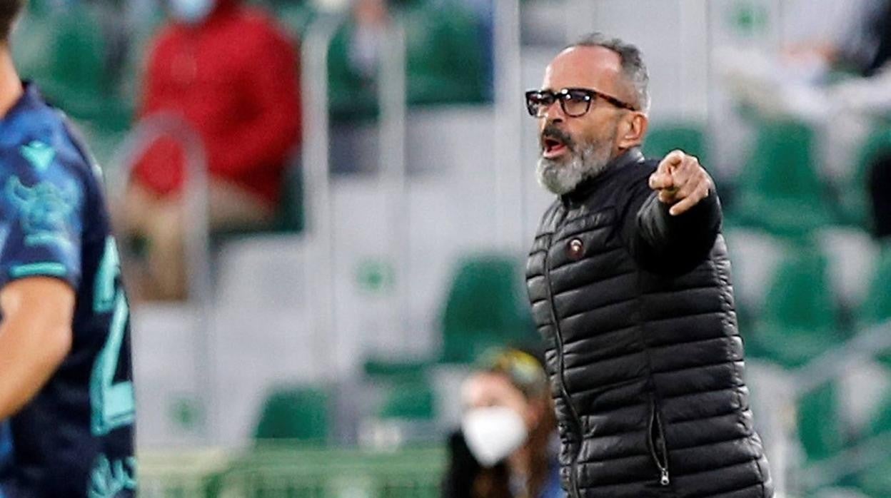 Álvaro Cervera durante su etapa como entrenador del Cádiz CF.