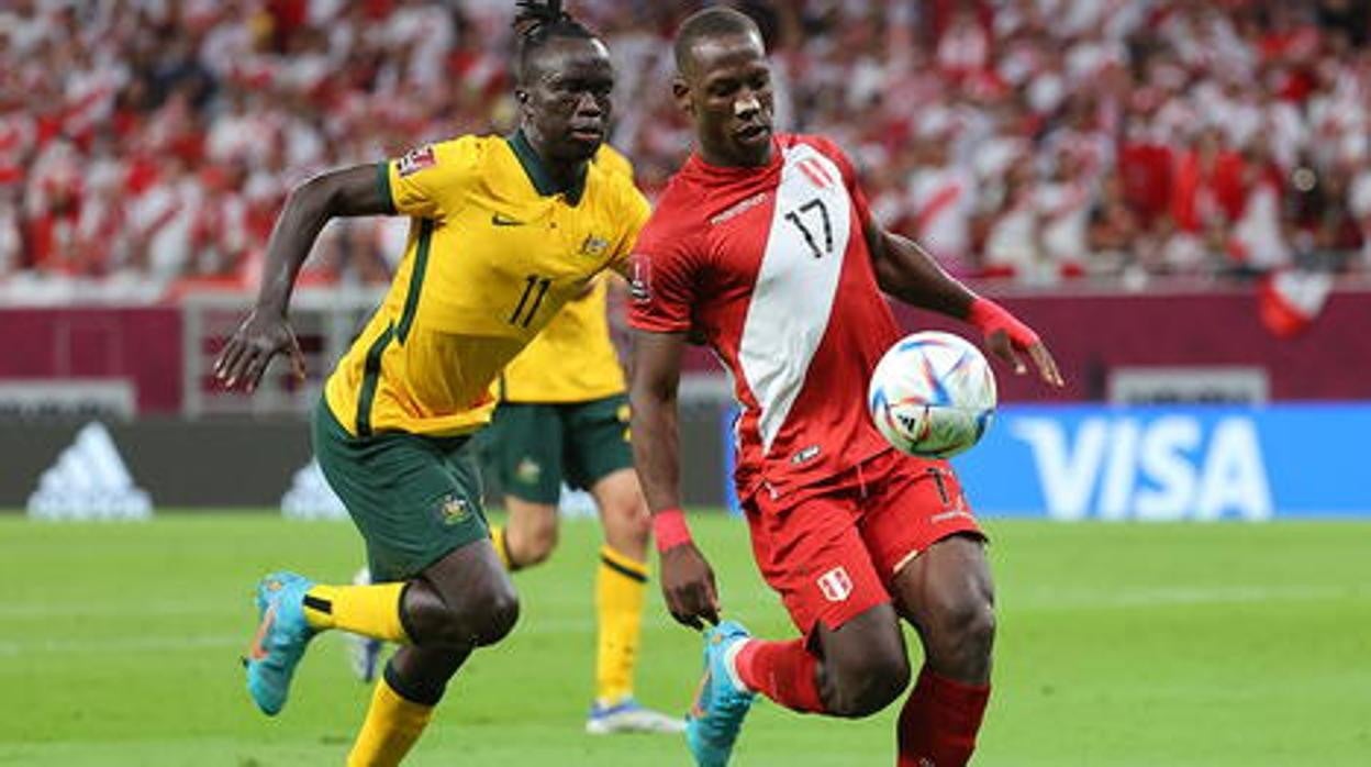 Awer Mabil, en la repesca contra Perú para alcanzar el Mundial.