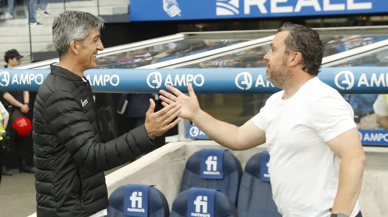 Imanol Alguacil y Sergio González se saludan antes de un encuentro entre donostiarras y gaditanos