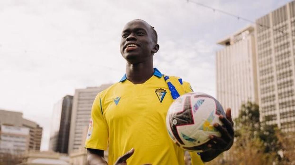 El australiano saltó al campo tras la reanudación y ya sabe lo que es jugar con el Cádiz oficialmente