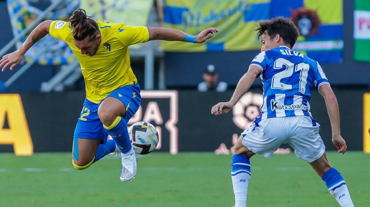 El uruguayo 'Pacha' Espino es titular en este Cádiz CF.