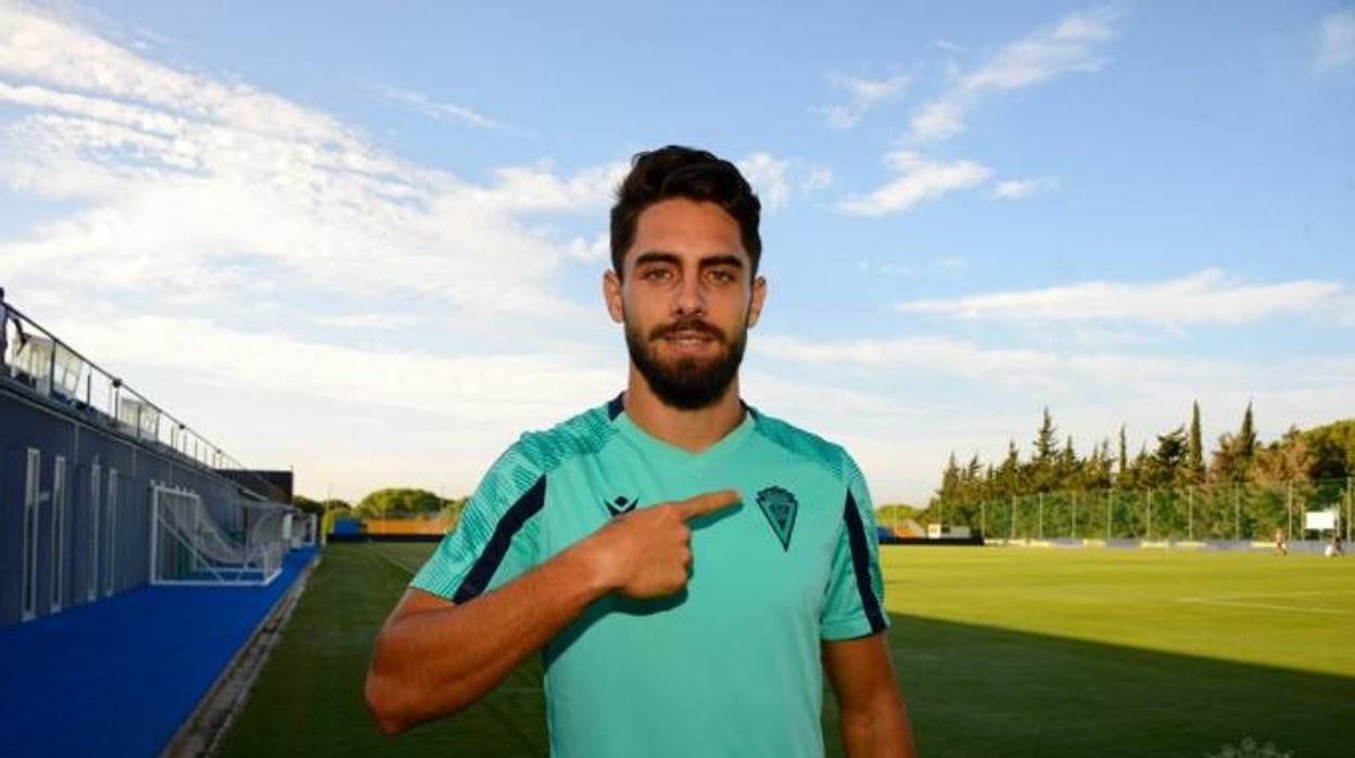 Rubén Sobrino en un entrenamiento del Cádiz