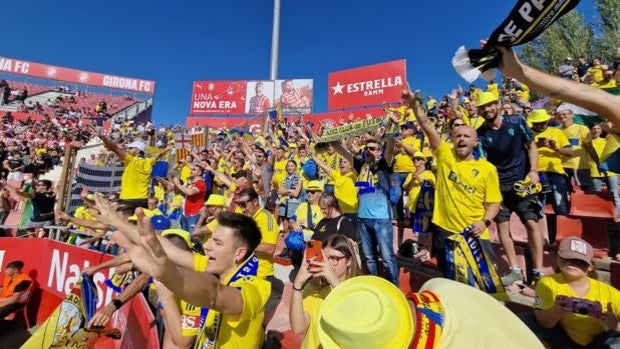 1202 kilómetros para no abandonar al Cádiz CF