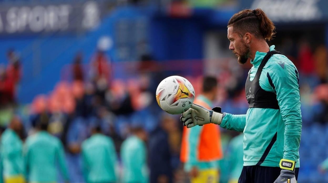 El guardameta argentino Conan Ledesma es indiscutible en la portería del Cádiz CF.