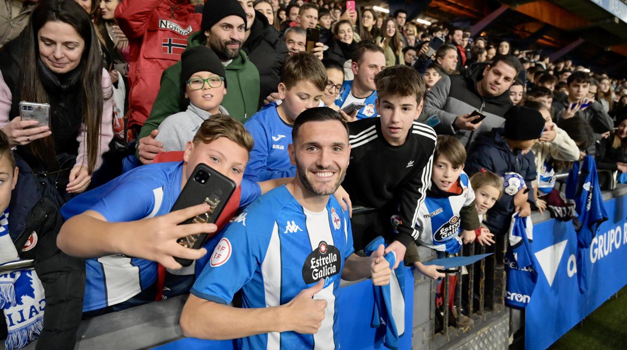 Lucas Pérez, en su vuelta a Riazor.