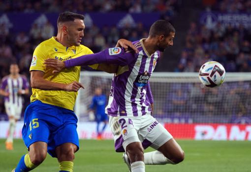 Lucas Pérez ha jugado once meses en el Cádiz CF.