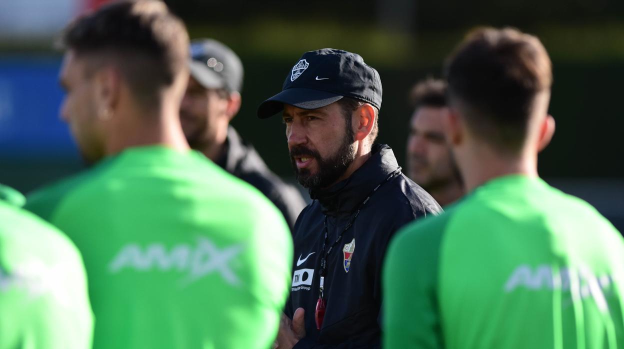 Pablo Machín, durante una sesión de entrenamiento