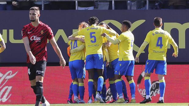 Victoria presidencial (2-0)