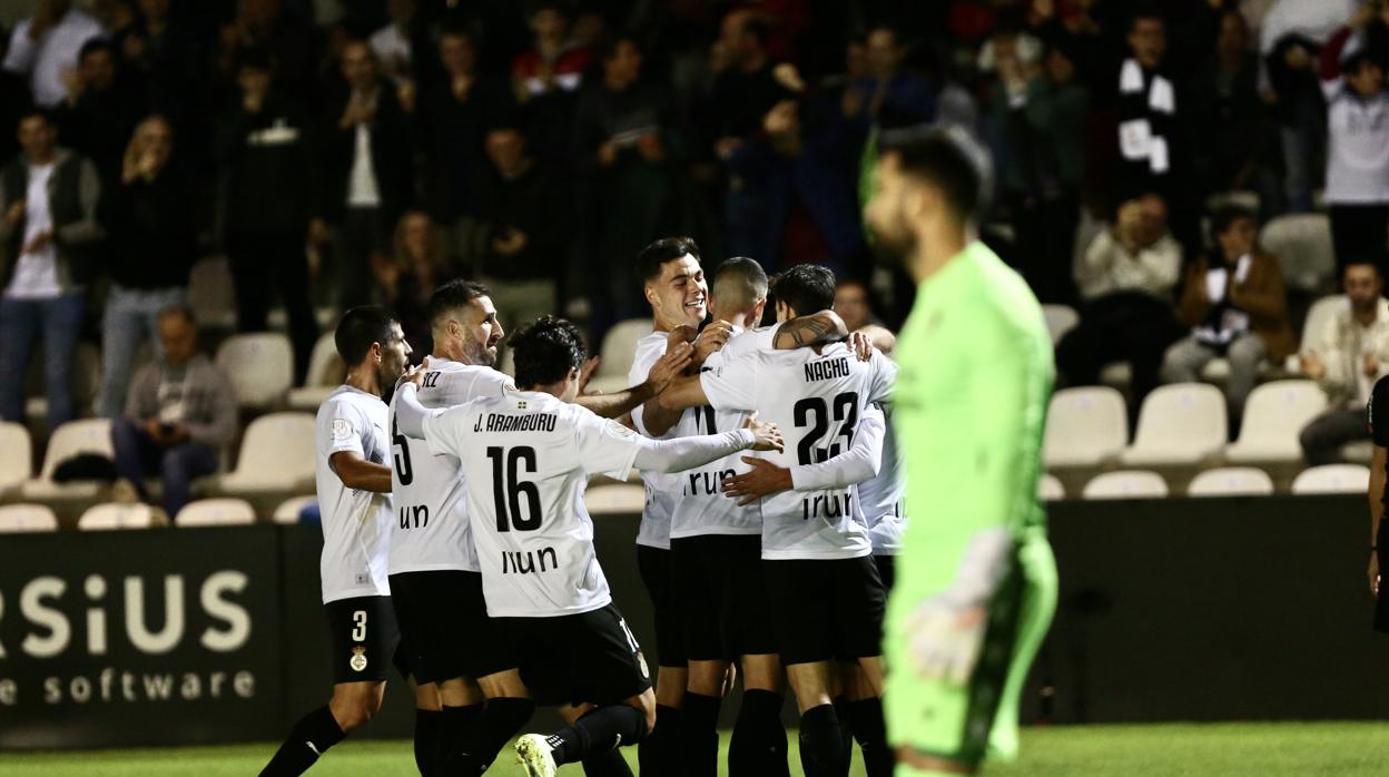 El único encuentro oficial que ha disputado David Gil esta temporada fue en la Copa del Rey ante el Real Unión.