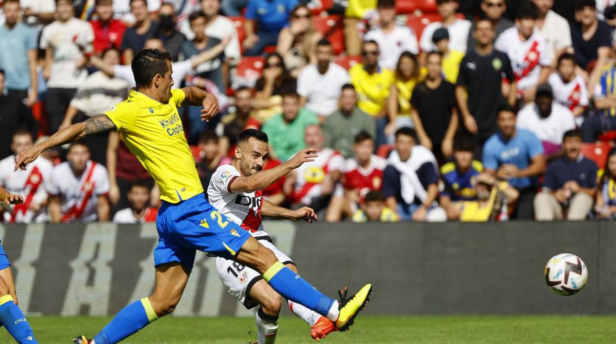 El Cádiz fue aplastado por el Rayo en el partido de ida