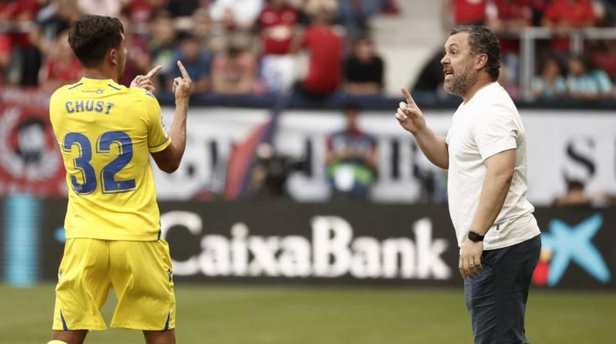 Teóricamente, Víctor Chust será el sustituto de Fali ante el Osasuna.