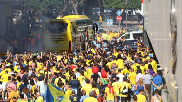 Un descafeinado recibimiento para abrir boca