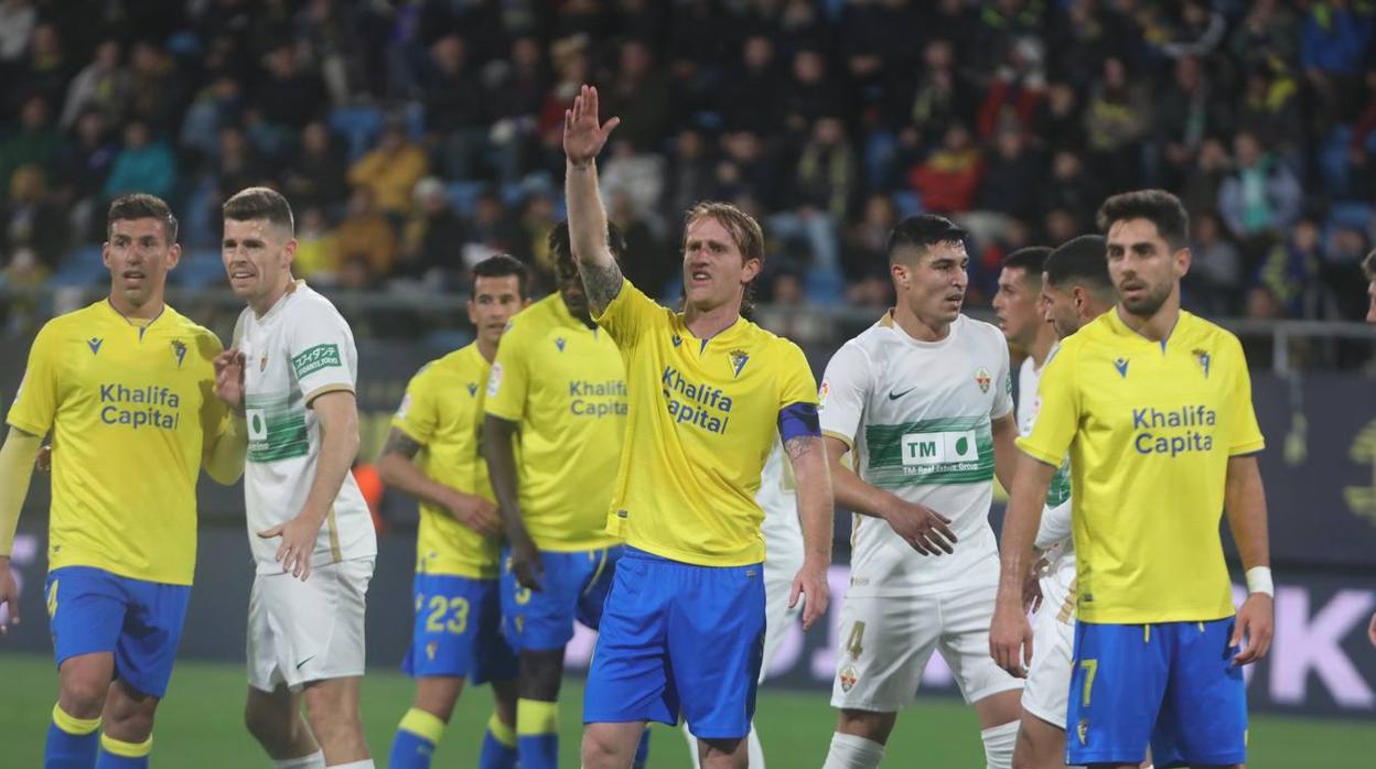 El Cádiz CF se quejó mucho de la actuación del VAR en el encuentro ante el Elche de la primera vuelta.