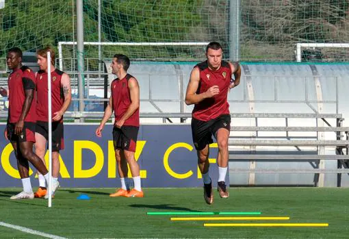 Osmajic está entrenando con el Cádiz CF en este inicio de la pretemporada.