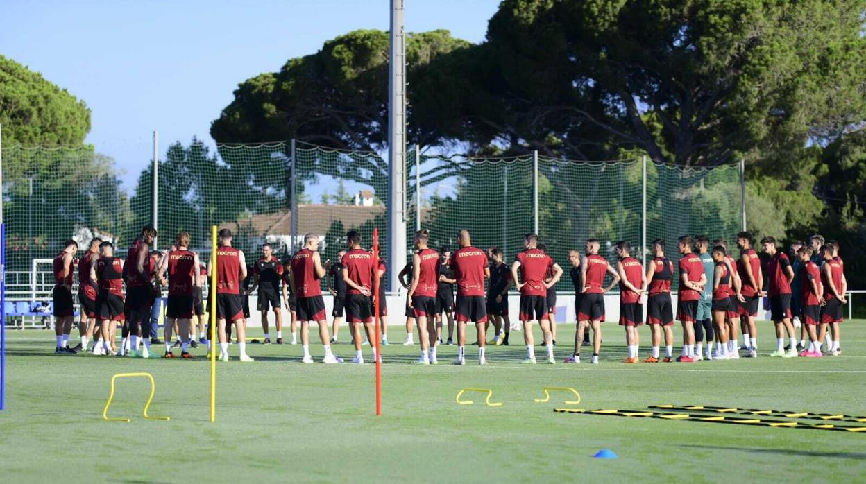 Entrenamiento del Cádiz en El Rosal