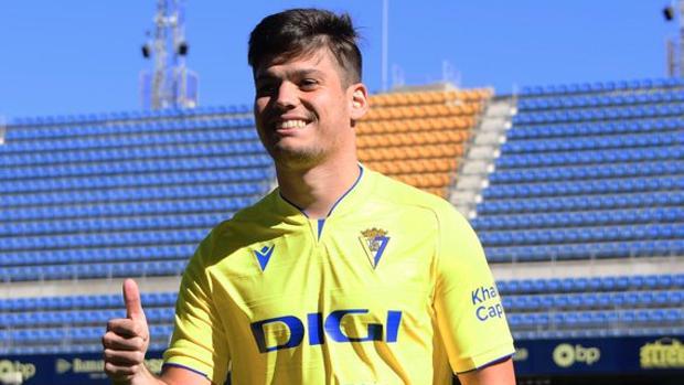 El Cádiz mete la directa en defensa