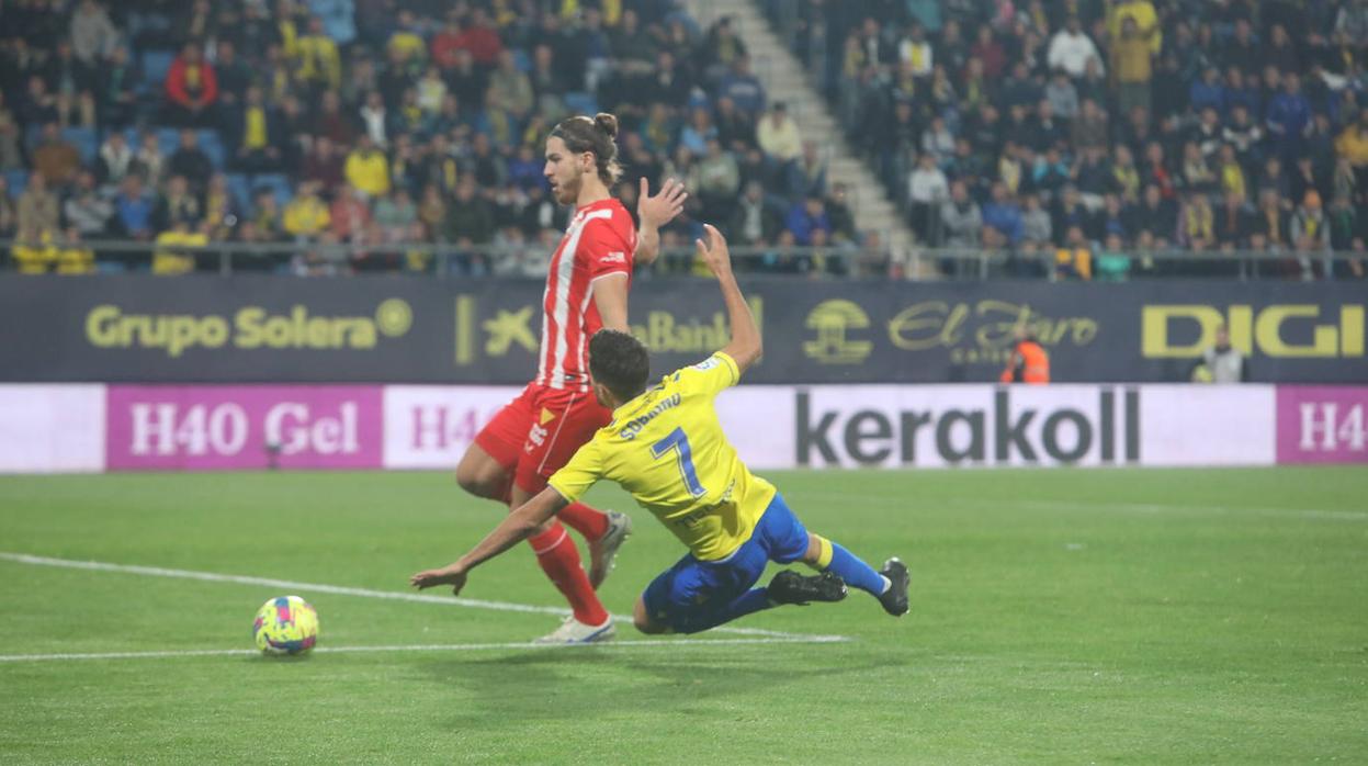 El Cádiz CF recibirá al Almería en el Estadio Carranza a finales del mes de agosto.