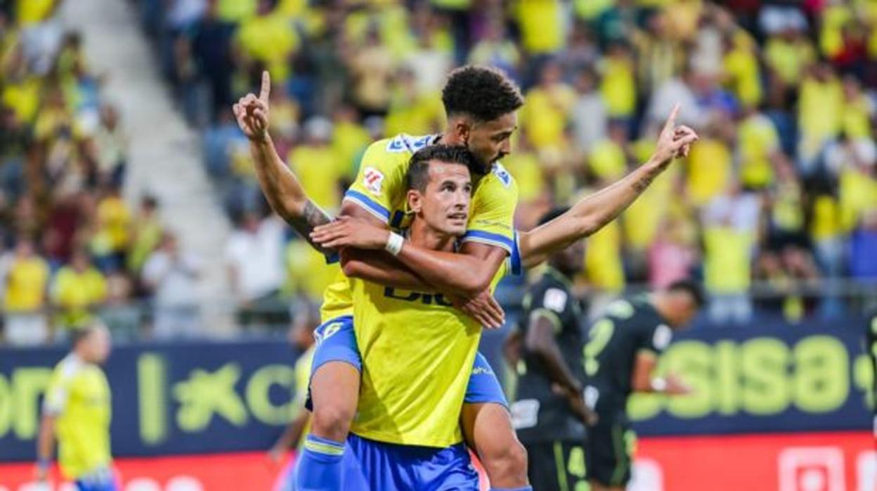 Luis Hernández celebra su gol ante el Almería