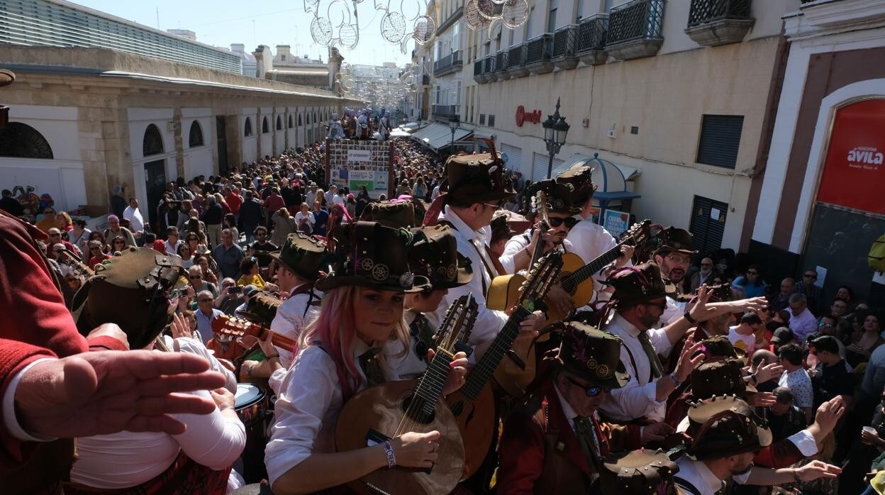 Esto es Carnaval! (la fiesta grande de Cádiz en junio)