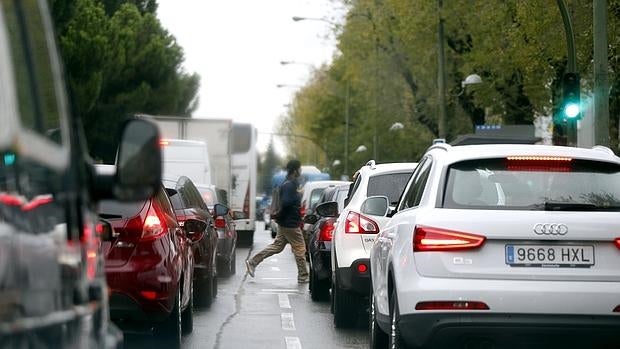 La M-30. ayer, se convirtió en una ratonera en ambos sentidos hasta media mañan