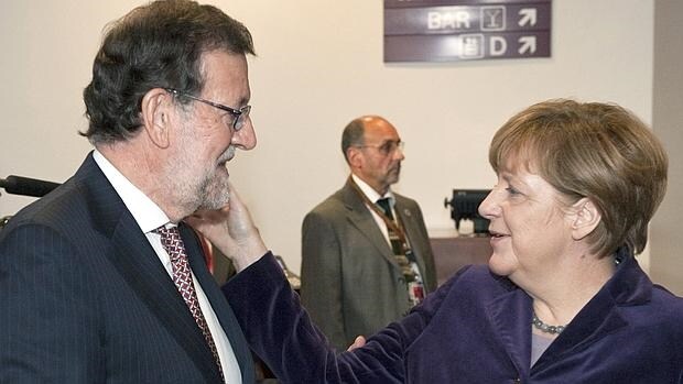 Rajoy, ayer junto a Merkel en Bruselas