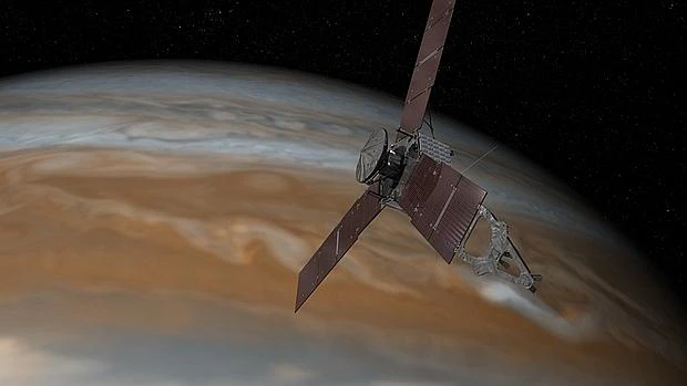 Recreación de la nave espacial Juno de la NASA en un vuelo sobre Júpiter