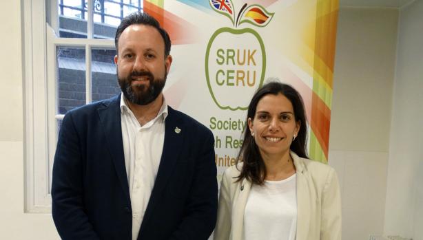 Eduardo Oliver y María Jiménez, presidente saliente y nueva presidenta de la CERU, respectivamente