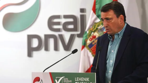 El PNV, a Iglesias y Sánchez: «Si quieren hacer algo van a tener que contar con nacionalistas vascos y catalanes»