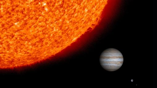 Comparativa de tamaños de la Luna (a la derecha, abajo), de la Tierra, de Júpiter y del Sol (a la izquierda)