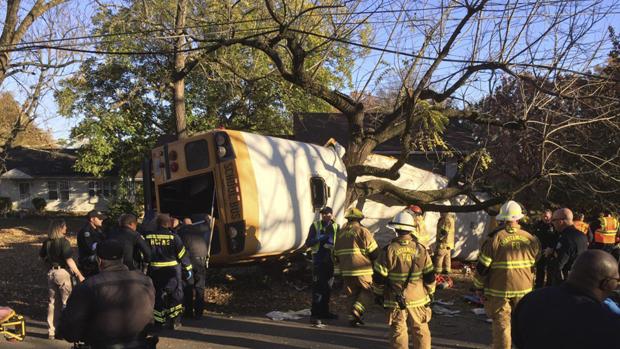 Al menos cinco niños mueren en un accidente de un autobús escolar en Tennessee (EE.UU.)