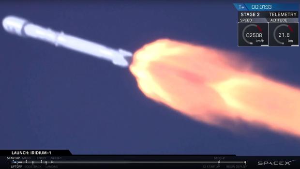 El cohete Falcon 9 despega con éxito de la base aérea de Vandenberg, en California