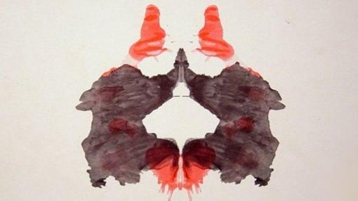 Hermann Rorschach publicó diez láminas con manchas de tinta, en negro y en color, hechas después de doblar una hoja por la mitad. Fueron usadas en el marco del psicoanálisis para tratar de averiguar la personalidad