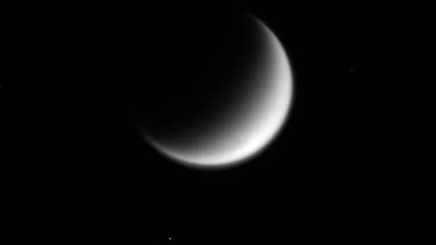 Imagen de Titán tomada el pasado sábado por la Cassini durante su sobrevuelo