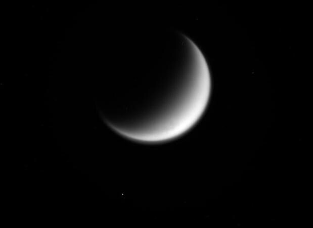Imagen de Titán tomada el pasado sábado por la Cassini durante su sobrevuelo