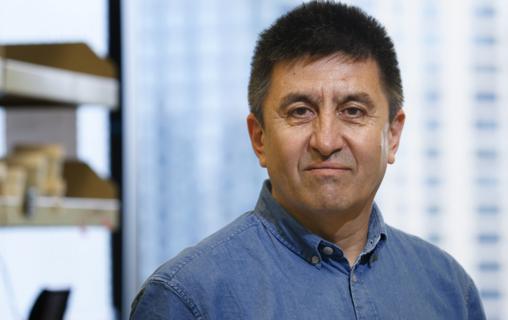 El investigador Shoukhrat Mitalipov, impulsor de la primera edición de genes de embriones humanos en Estados Unidos