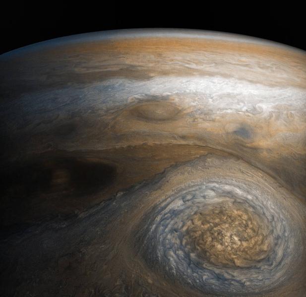 La nave Juno, de la NASA, capta una inmensa tormenta en Júpiter