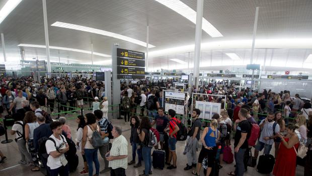 Las colas vuelven al aeropuerto de El Prat