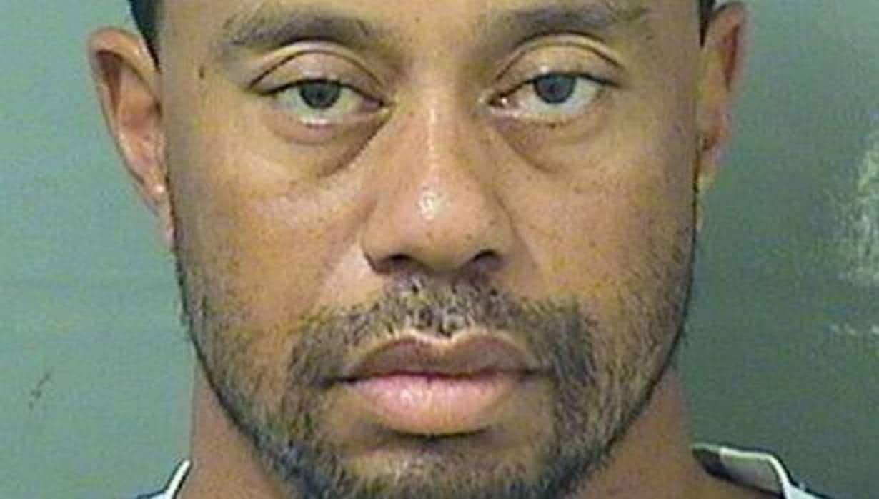 Tiger Woods, en la foto de su ficha policial tras ser detenido
