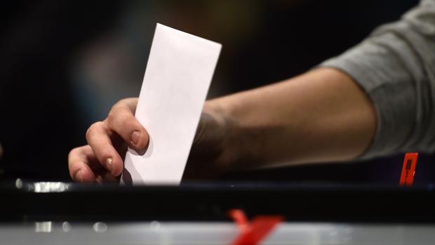 La votación del 1-O incumple la Ley del Referéndum y el manual de la Generalitat para presidentes de mesas