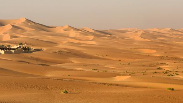 Descubren 400 grandes «puertas» de piedra perdidas en el desierto de Arabia Saudí