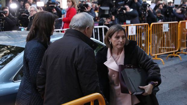 Forcadell acata el 155 y da un valor simbólico a la declaración unilateral de independencia