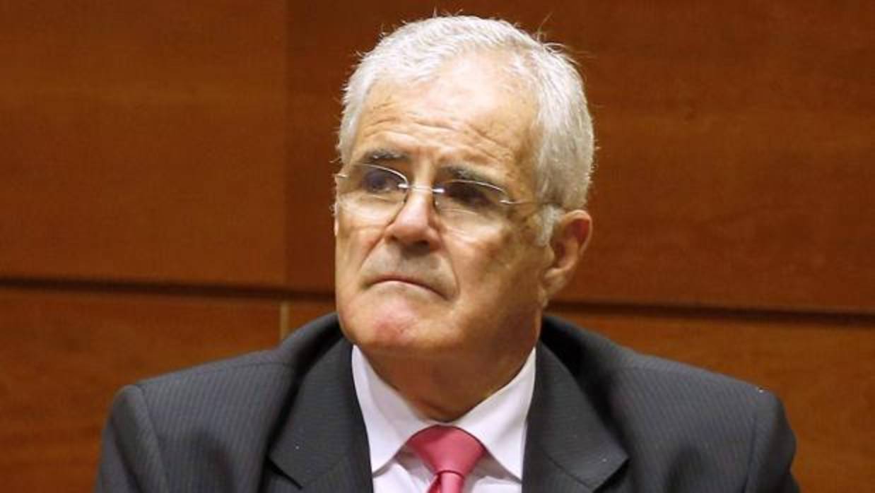 Romero de Tejada, el fiscal que se querelló contra el Govern catalán y la Mesa del Parlament