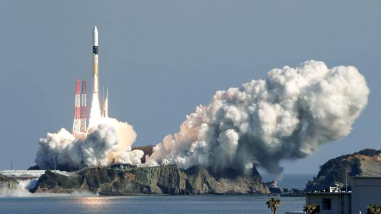 Japón pone en órbita dos satélites meteorológicos usando un mismo cohete