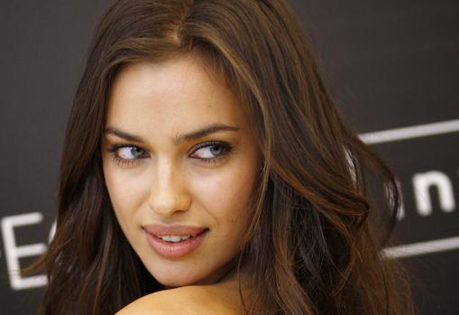 Hombres y mujeres están programados para sentirse atraídos por la simetría