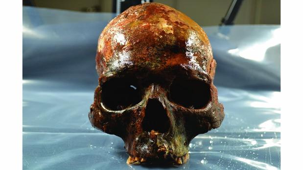 El misterio de la tumba sumergida hace 8.000 años con cabezas clavadas en picas