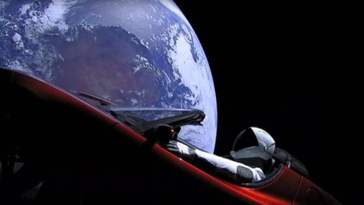 Imagen del Tesla en el espacio