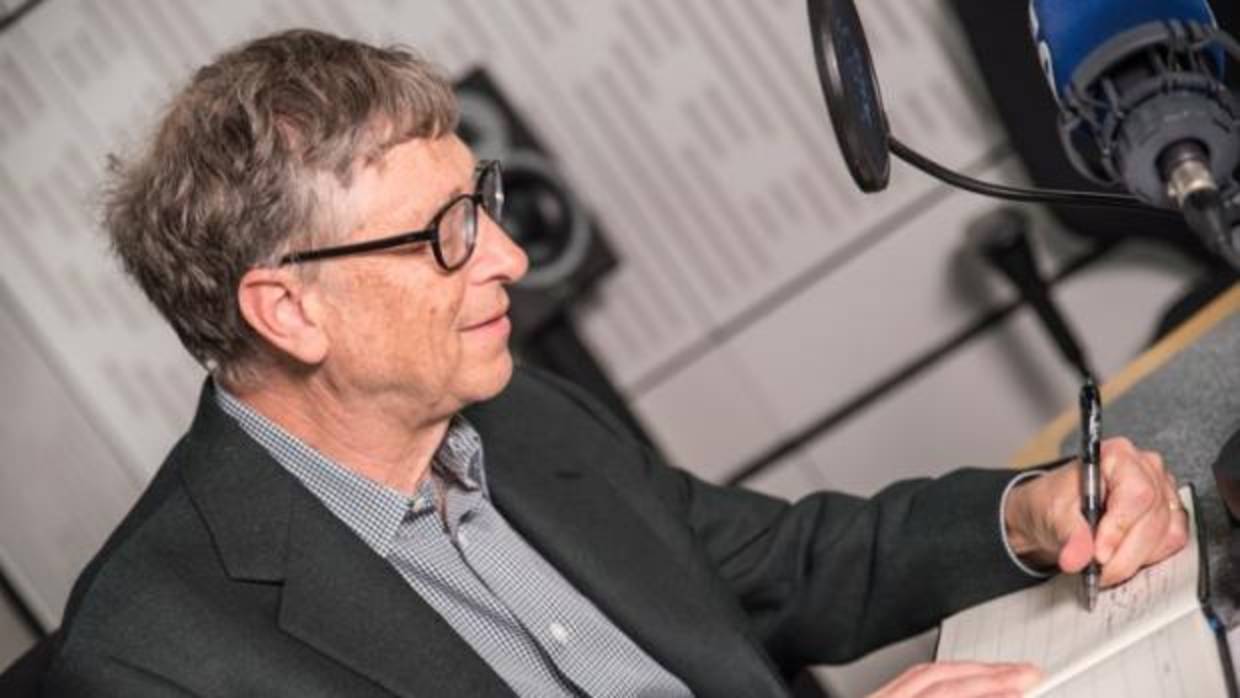 Bill Gates es parte del 10 por ciento de la población que es zurda